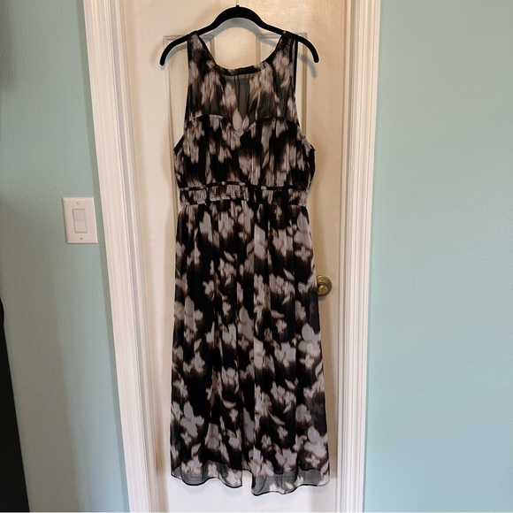 Old Navy Dresses & Skirts - ✨ Host Pick ✨ Old Navy Women’s Maxi Dress